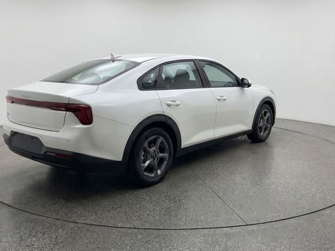 Used 2025 Kia K4 LXS image 9