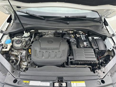 Used 2020 Volkswagen Tiguan SE w/ Panoramic Sunroof Package image 29
