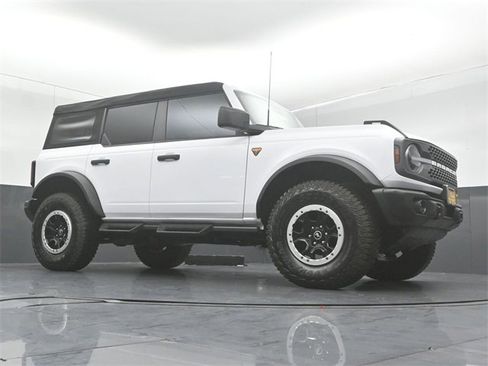 Certified 2023 Ford Bronco Badlands w/ Sasquatch Package image 33