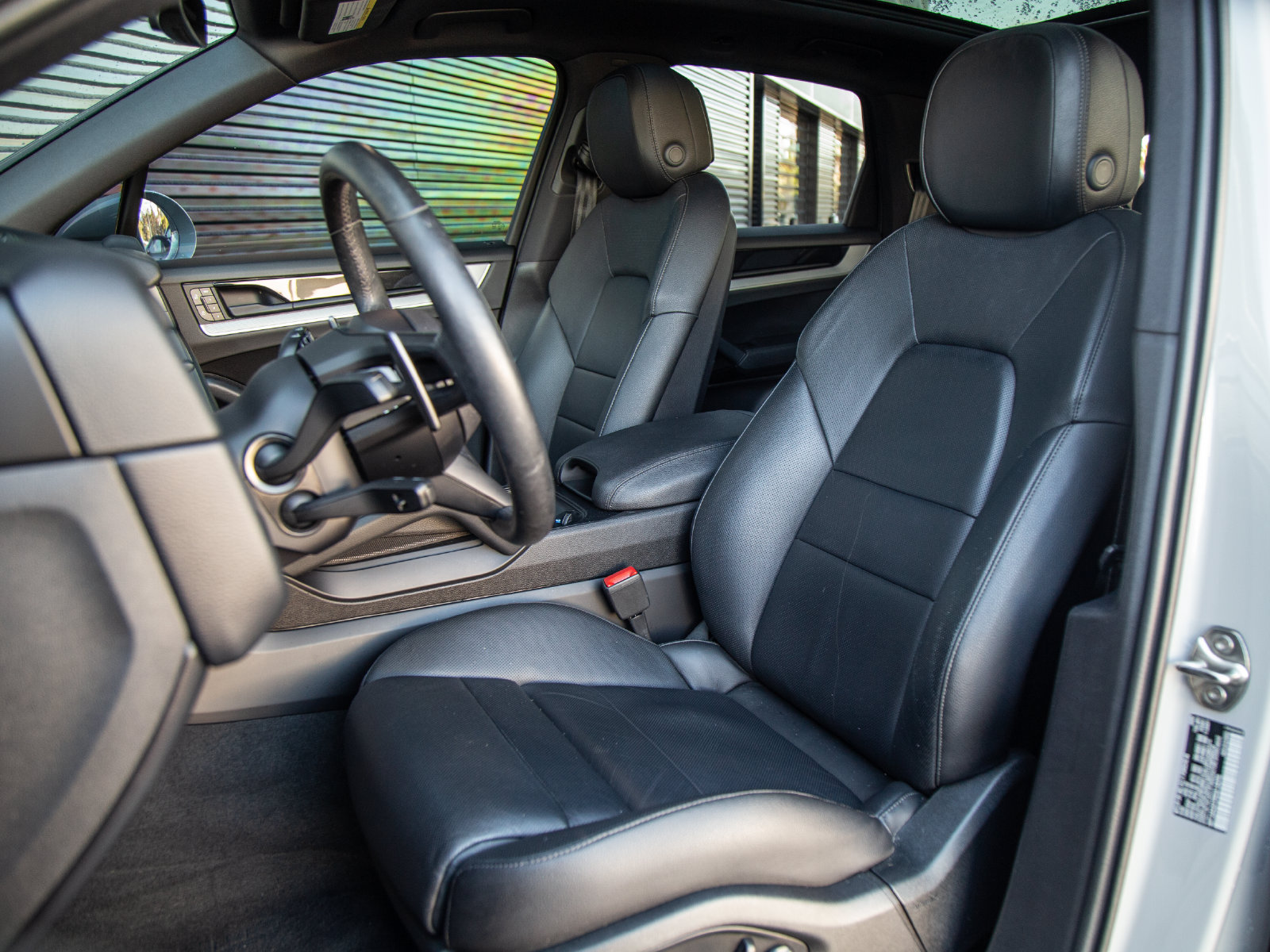 Certified 2024 Porsche Cayenne AWD/4WD image 15