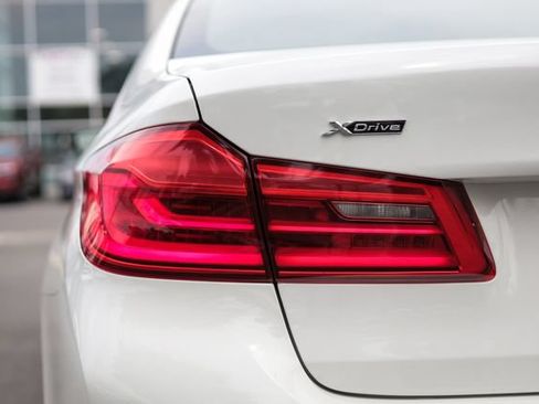 Used 2017 BMW 530i xDrive AWD/4WD image 12