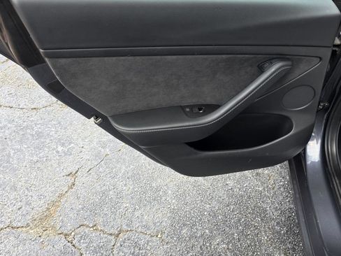 Used 2022 Tesla Model 3 Standard Range RWD image 39