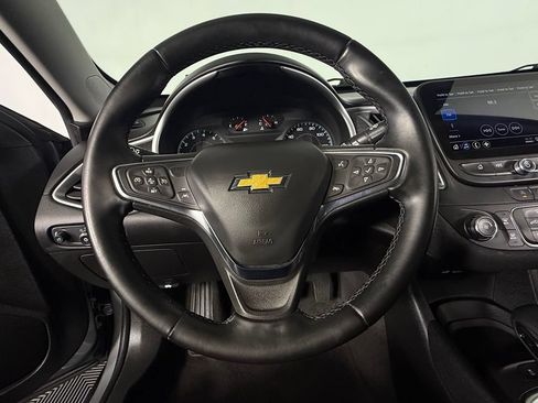 Used 2025 Chevrolet Malibu RS FWD image 15