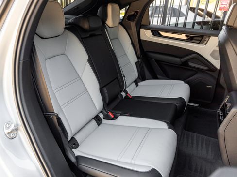 Certified 2026 Porsche Cayenne S AWD/4WD image 42