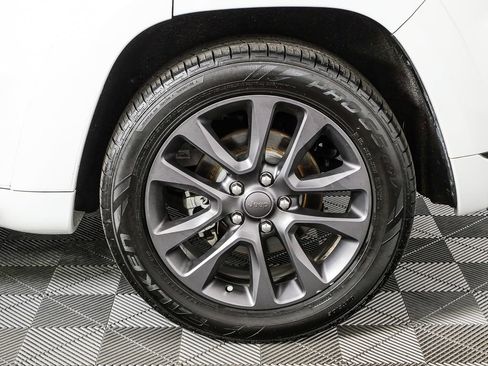 Used 2019 Jeep Grand Cherokee High Altitude image 39