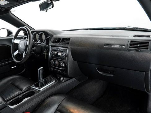 Used 2009 Dodge Challenger R/T RWD image 10