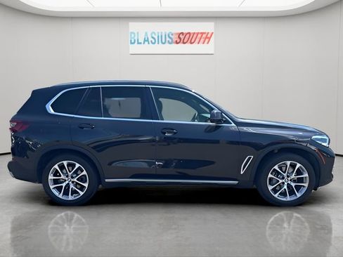Used 2023 BMW X5 xDrive40i w/ Premium Package AWD/4WD image 2