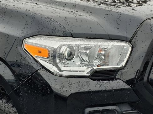 Used 2021 Toyota Tacoma 4x4 Double Cab image 8