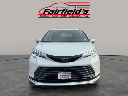 Used 2022 Toyota Sienna Platinum image 8