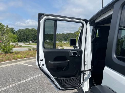 Used 2024 Jeep Wrangler Unlimited Rubicon 4xe w/ Convenience Group AWD/4WD image 45