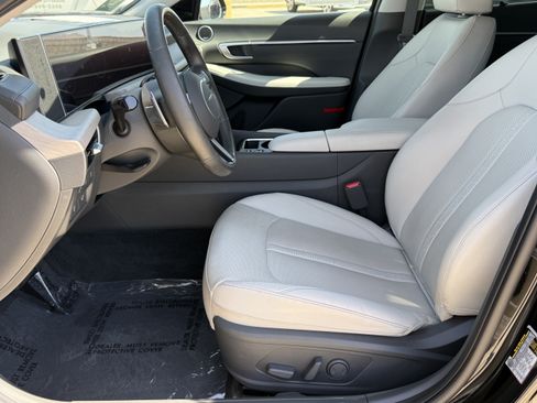 Used 2025 Hyundai Sonata Limited FWD image 19