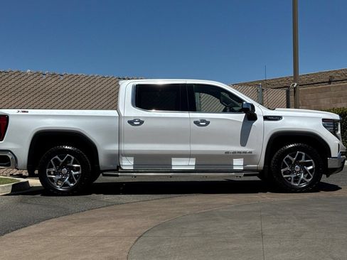 Certified 2023 GMC Sierra 1500 SLT w/ SLT Premium Package AWD/4WD image 3
