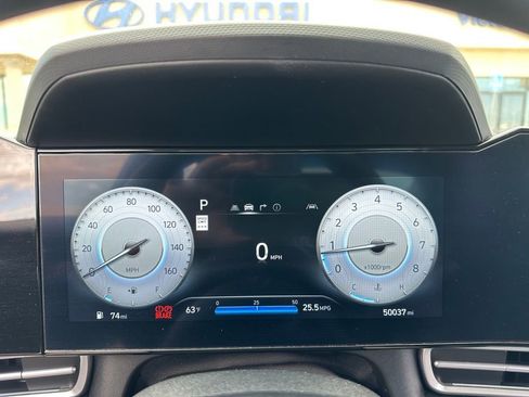 Used 2024 Hyundai Elantra SEL FWD image 17