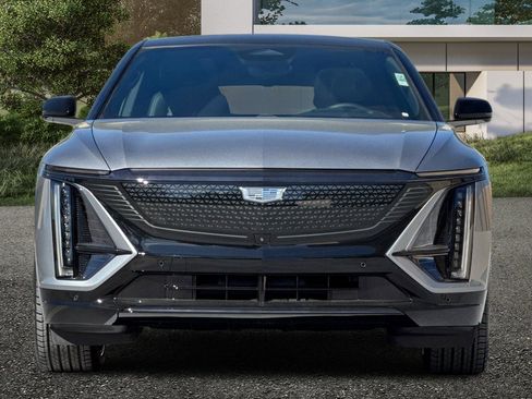 New 2026 Cadillac Lyriq Signature Sport w/ LPO, Floor Liner Package image 9