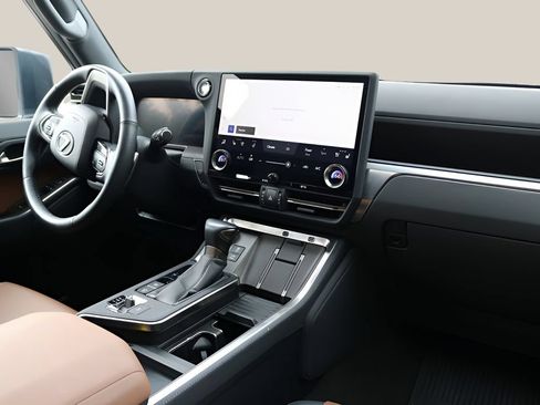 Used 2025 Lexus GX 550 w/ Cold Area Package AWD/4WD image 21