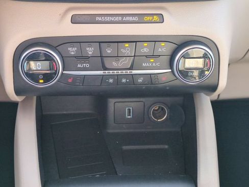 Used 2020 Ford Escape Titanium AWD/4WD image 25