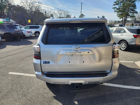 Used 2018 Toyota 4Runner SR5 image 4