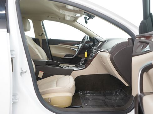Used 2016 Buick Regal image 11