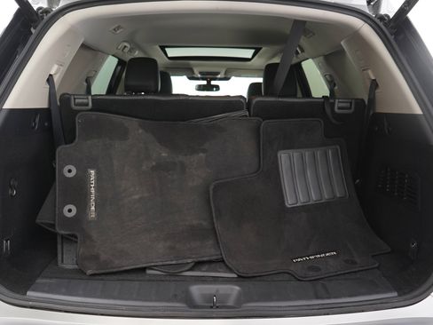 Used 2022 Nissan Pathfinder Platinum w/ Cargo Package AWD/4WD image 9