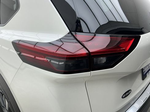 Used 2021 Nissan Rogue SL w/ Premium Package image 22