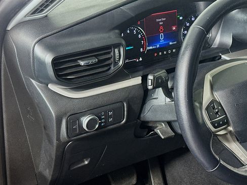 Used 2020 Ford Explorer XLT image 17