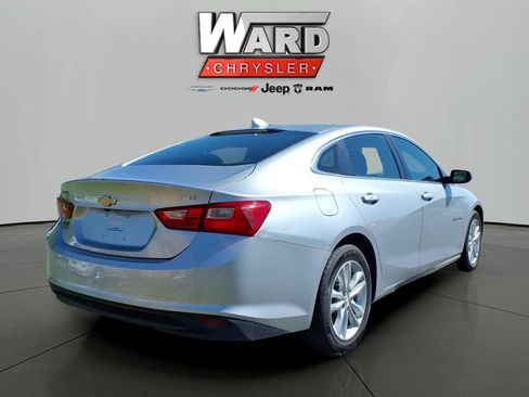 Used 2018 Chevrolet Malibu LT FWD image 4