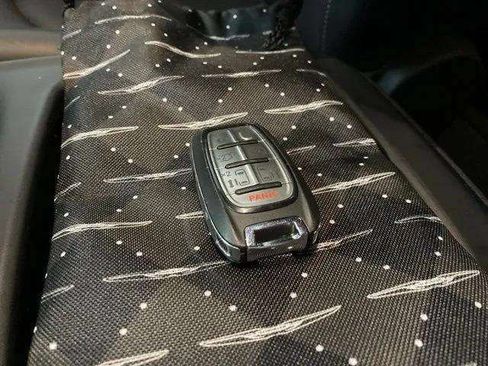 Used 2025 Chrysler Pacifica Select FWD image 84