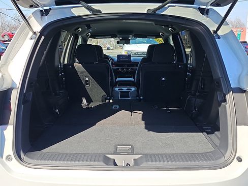 Used 2025 Honda Pilot Sport image 29