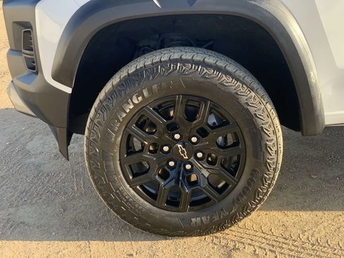 Certified 2024 Chevrolet Colorado Trail Boss w/ Safety Package AWD/4WD image 32