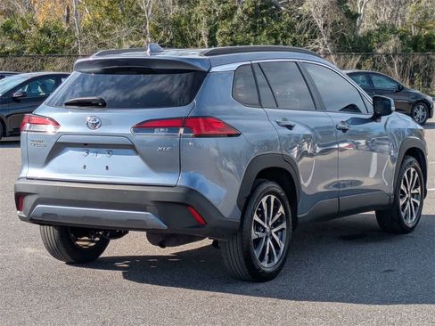 Used 2023 Toyota Corolla Cross XLE image 5