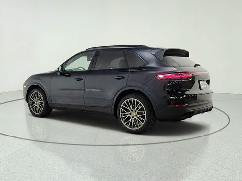 Used 2023 Porsche Cayenne Platinum Edition AWD/4WD image 8