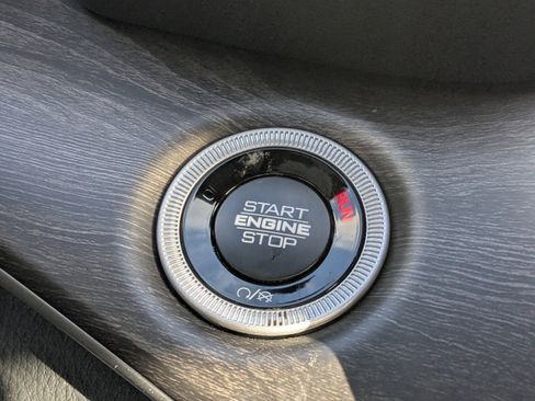 New 2025 Jeep Grand Cherokee Limited w/ Trailer Tow Package image 28