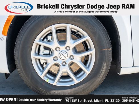 New 2026 Chrysler Pacifica Select image 37