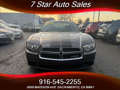 Used 2013 Dodge Charger SE image 2