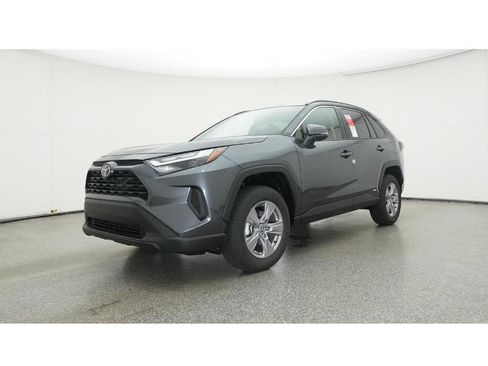 New 2025 Toyota RAV4 XLE AWD/4WD image 18