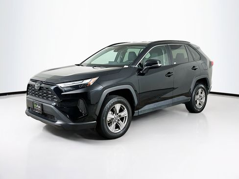 Used 2024 Toyota RAV4 XLE image 3
