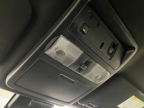 Used 2020 Nissan Titan PRO-4X w/ Pro-4x Convenience Package image 25