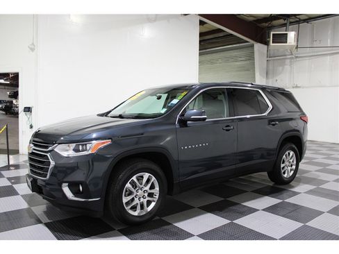 Used 2021 Chevrolet Traverse LT image 7