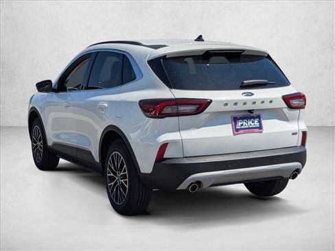 Used 2025 Ford Escape SE FWD image 8