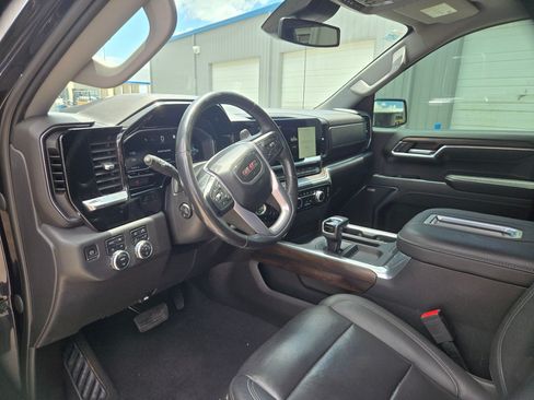 Used 2022 GMC Sierra 1500 SLT AWD/4WD image 11