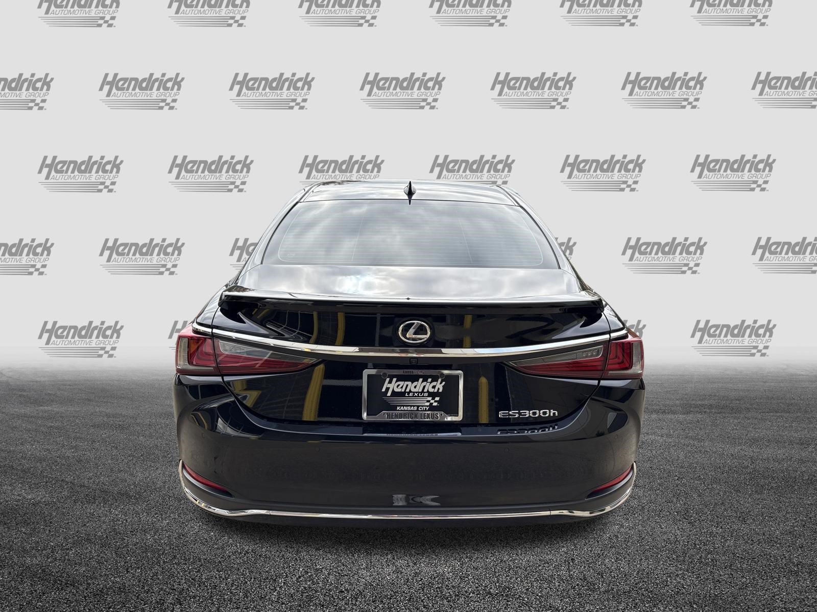 Used 2023 Lexus ES 300h w/ Protection Package (P2) FWD image 9