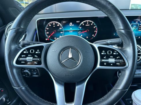 Used 2020 Mercedes-Benz GLB 250 image 25
