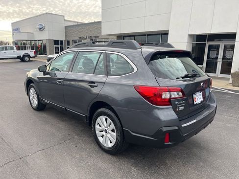 Used 2018 Subaru Outback 2.5i image 3