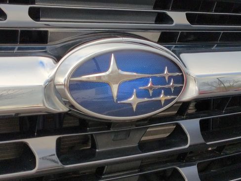 Certified 2023 Subaru Ascent Premium w/ Convenience Package image 12