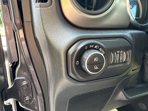 Used 2021 Jeep Gladiator Mojave AWD/4WD image 23