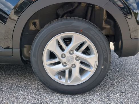 New 2026 Hyundai Venue SE image 14