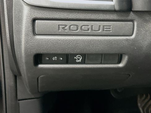 Used 2023 Nissan Rogue S AWD/4WD image 17