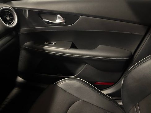 Used 2024 Kia Forte GT-Line image 16