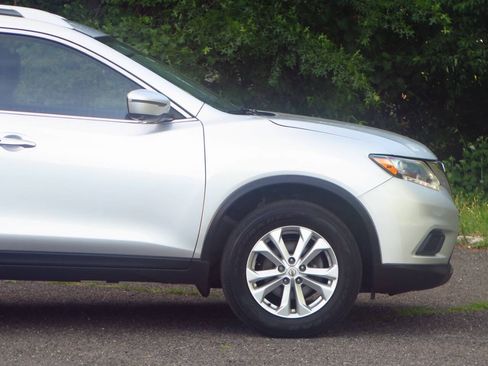 Used 2016 Nissan Rogue SV w/ SV Premium Package AWD/4WD image 30