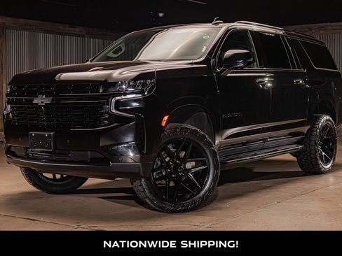 Used 2024 Chevrolet Suburban RST w/ Sport Performance Package AWD/4WD image 2